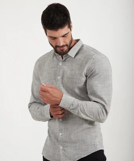 Camisa de linho: a peça ideal para usar no verão